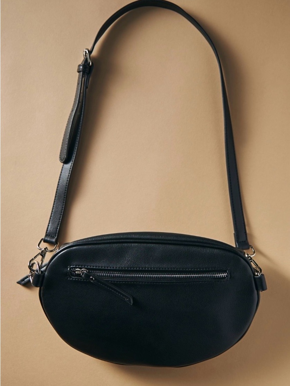Urban Originals Damselfly
Sling Crossbody Black Bag with Chain, Anthropologie - Picture 2 of 3